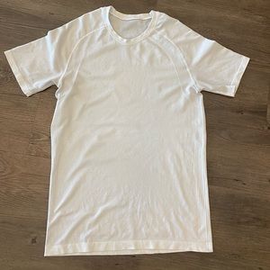 Lululemon White Metal Vent Tech Short Sleeve Shirt Size XS